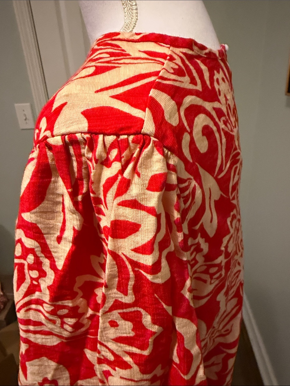 Floral Red & Cream Short Sleeve Knit Top - Picture 4 of 4